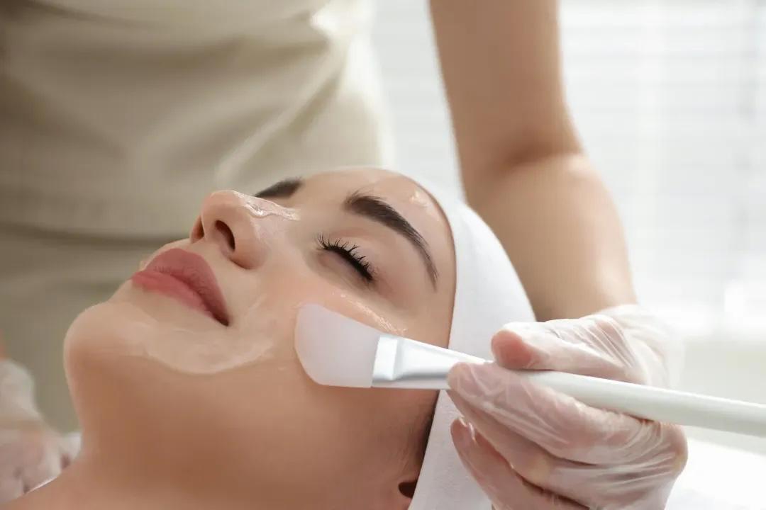 Chemical Peel vs. Derma Perfect Peel: What Should You Choose?